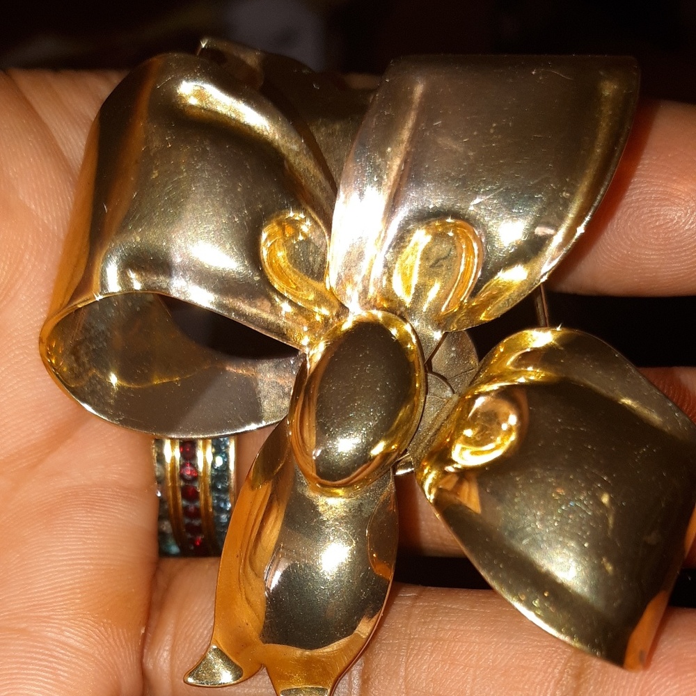 Monet Bow Brooch